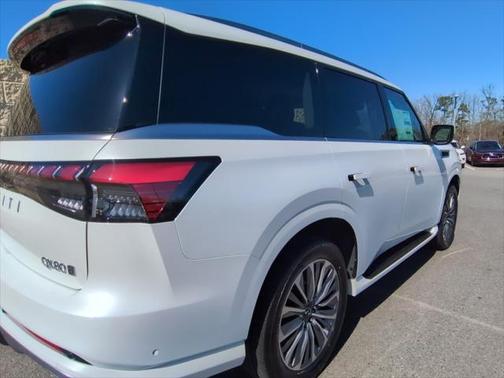 2025 INFINITI QX80 SENSORY AWD