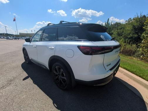Radiant White/Black Obsidian 2027 INFINITI QX60 AUTOGRAPH