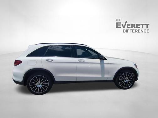 Diamond White 2021 Mercedes-Benz GLC 300 4MATIC