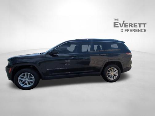 Diamond Black Crystal Pearlcoat 2023 Jeep Grand Cherokee L Laredo