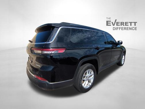 Diamond Black Crystal Pearlcoat 2023 Jeep Grand Cherokee L Laredo