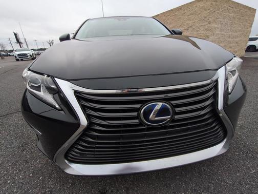 2018 Lexus ES 300h Base