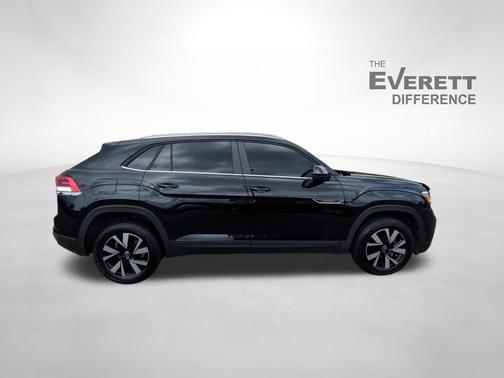 Deep Black 2023 Volkswagen Atlas Cross Sport 2.0T SE