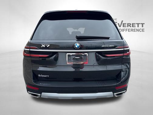 Black Sapphire Metallic 2024 BMW X7 xDrive40i