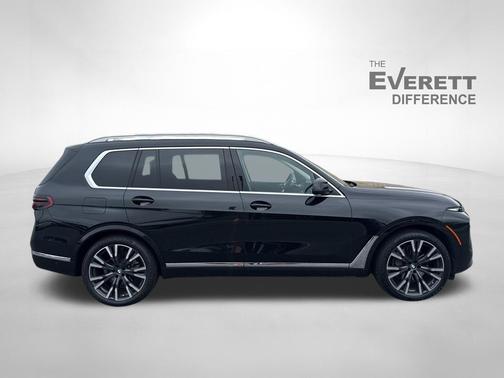 Black Sapphire Metallic 2024 BMW X7 xDrive40i