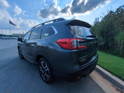 Magnetite Gray Metallic 2026 Subaru Ascent Limited 7-Passenger