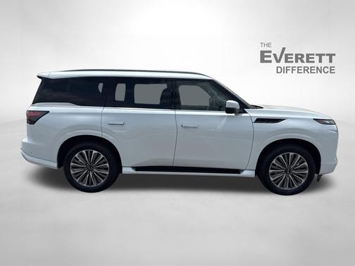 Radiant White 2025 INFINITI QX80 Luxe