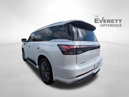 2026 INFINITI QX80 Luxe