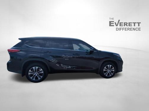 Midnight Black Metallic 2020 Toyota Highlander XLE
