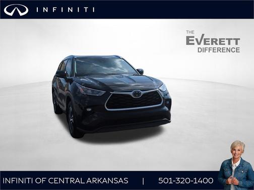 Midnight Black Metallic 2020 Toyota Highlander XLE