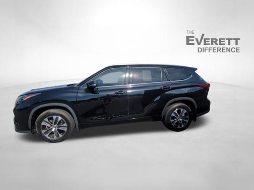 Midnight Black Metallic 2020 Toyota Highlander XLE