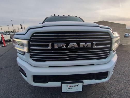 2019 RAM 2500 Laramie Crew Cab 4x4 6'4' Box
