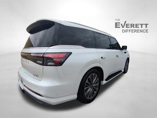 Radiant White 2026 INFINITI QX80 Luxe