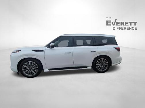 Radiant White 2026 INFINITI QX80 Luxe