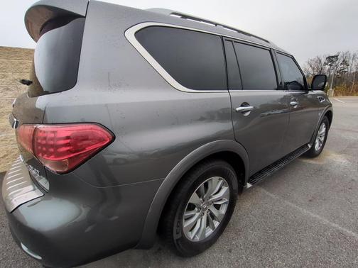 2017 INFINITI QX80 Base