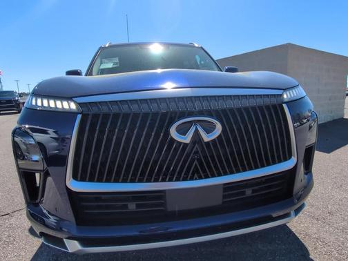 2025 INFINITI QX80 Luxe