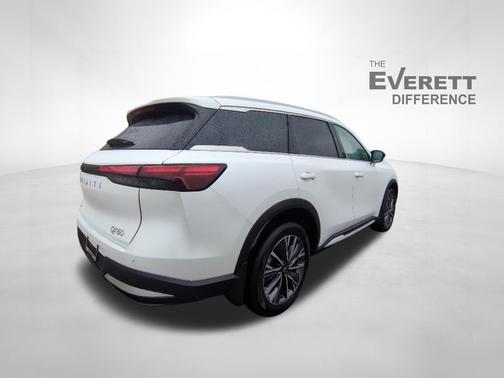 Radiant White 2026 INFINITI QX60 LUXE FWD