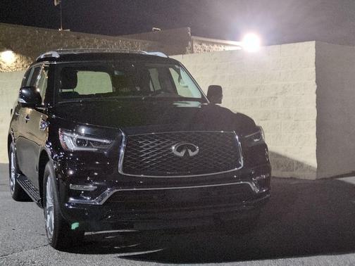 2021 INFINITI QX80 Luxe