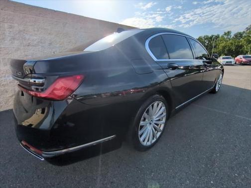 2022 BMW 740 i xDrive