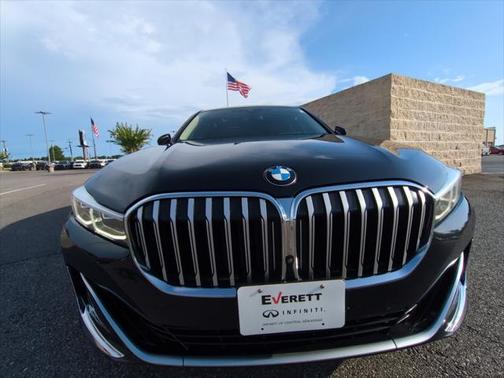 2022 BMW 740 i xDrive