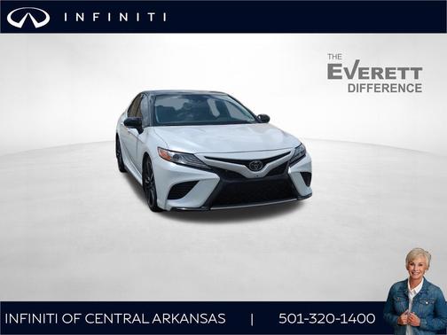 Wind Chill Pearl/Midnight Black Metallic 2019 Toyota Camry XSE