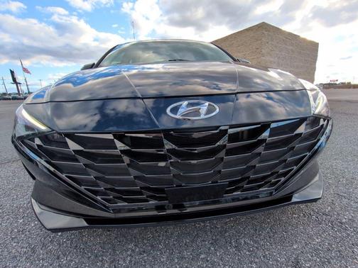 2023 Hyundai ELANTRA HEV Limited