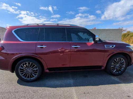 2023 INFINITI QX80 SENSORY