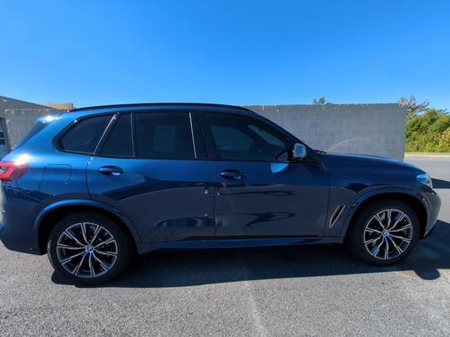 2023 BMW X5 M50i