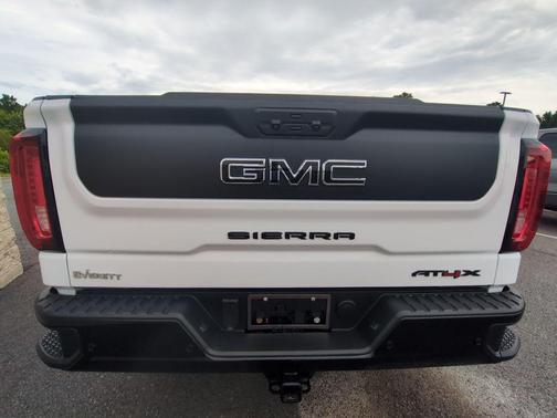 Summit White 2025 GMC Sierra 1500 AT4X