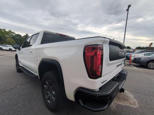Summit White 2025 GMC Sierra 1500 AT4X