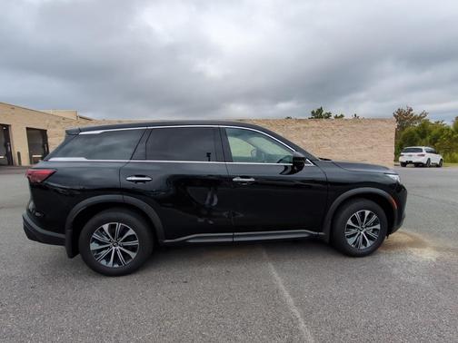 2025 INFINITI QX60 Pure