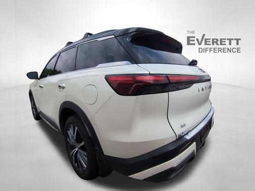 Majestic White/Black Obsidian 2023 INFINITI QX60 AUTOGRAPH