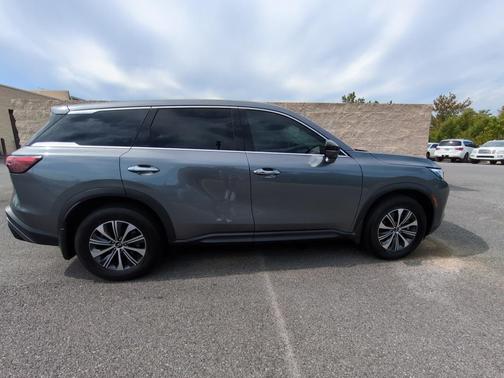 2023 INFINITI QX60 Pure