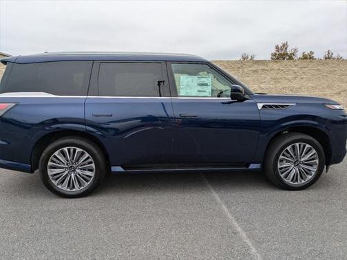 2025 INFINITI QX80 Luxe