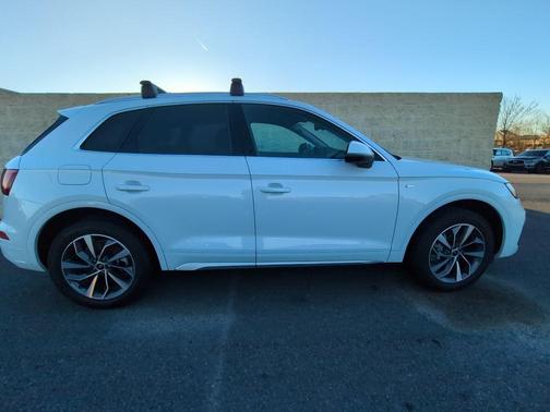 2024 Audi Q5 45 S line Premium Plus
