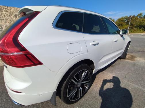 2019 Volvo XC60 T6 R-Design