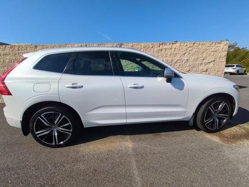2019 Volvo XC60 T6 R-Design