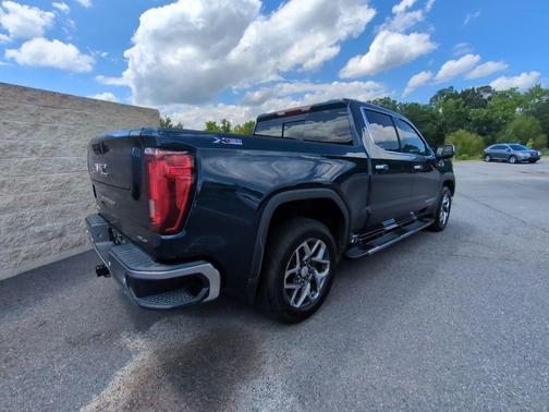 Pacific Blue Metallic 2023 GMC Sierra 1500 SLT