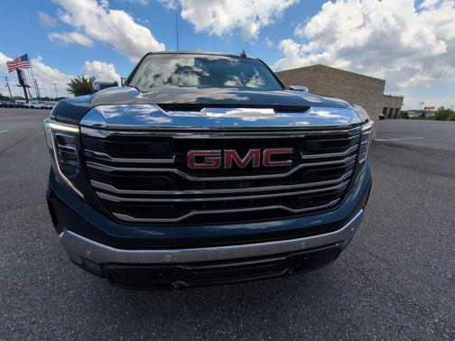 Pacific Blue Metallic 2023 GMC Sierra 1500 SLT