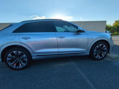 2025 Audi Q8 55 Premium