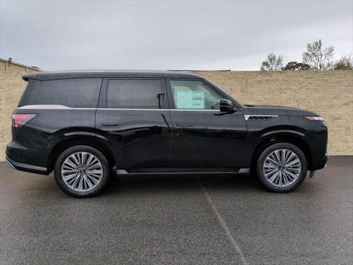 2025 INFINITI QX80 Luxe