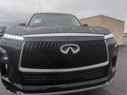 2025 INFINITI QX80 Luxe