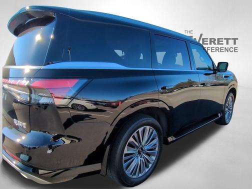 2025 INFINITI QX80 Luxe