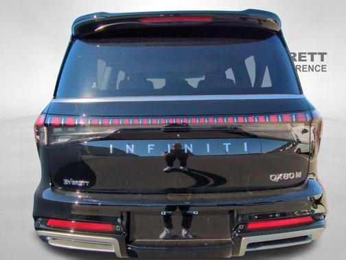 2025 INFINITI QX80 Luxe