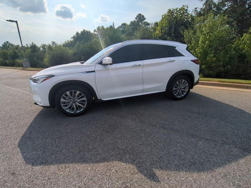 Lunar White 2023 INFINITI QX50 LUXE