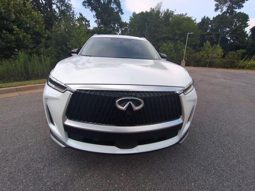 Radiant White 2027 INFINITI QX60 LUXE AWD