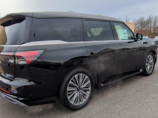 2025 INFINITI QX80 SENSORY AWD