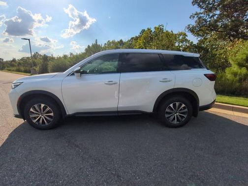 Radiant White 2026 INFINITI QX60 PURE AWD