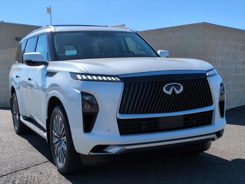 2025 INFINITI QX80 Luxe