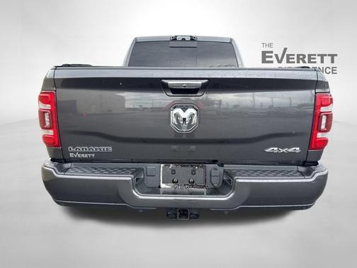 Granite Crystal Metallic Clearcoat 2022 RAM 2500 Laramie Crew Cab 4x4 6'4' Box